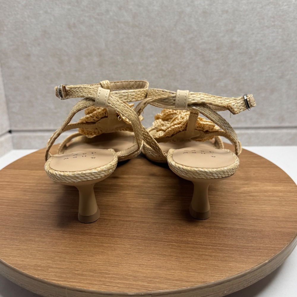 A New‎ Day Women's Size 7 Beige Raffia Flower Ankle Strap Heeled Sandals - Picture 4 of 7